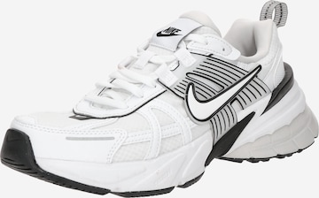 Nike Sportswear Matalavartiset tennarit 'V2K RUN' värissä valkoinen: etupuoli