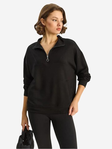 Felpa di Bianco Lucci in nero