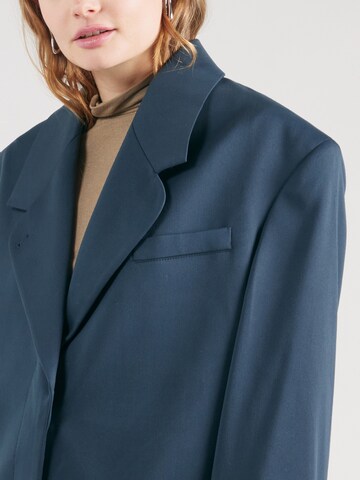 REMAIN Blazer in Blue