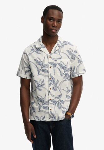 Coupe regular Chemise Superdry & Co en blanc : devant