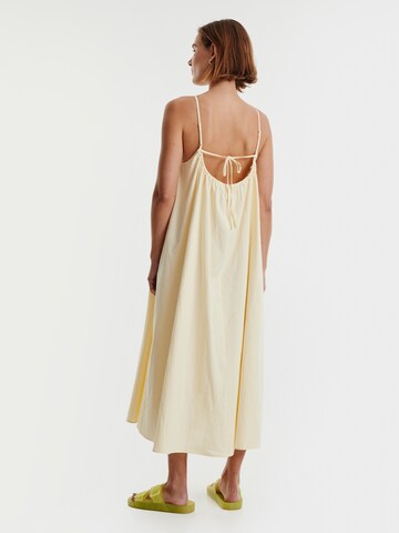 Robe d’été 'Fabrizia' EDITED en beige