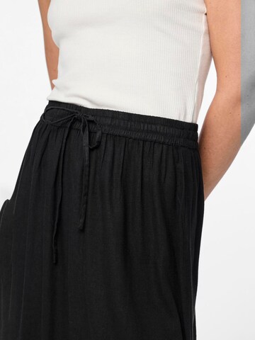 PIECES Skirt 'PCPIA' in Black