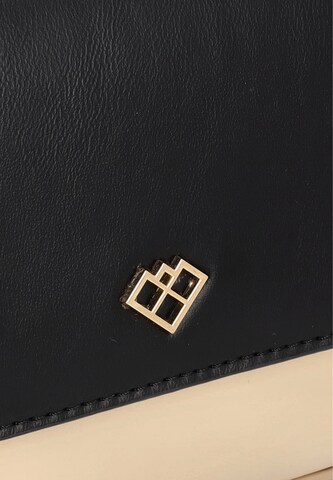 Usha Shoulder bag in Black
