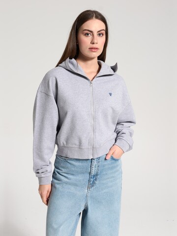 Veste de survêtement 'Chiara' NOWIHT en gris