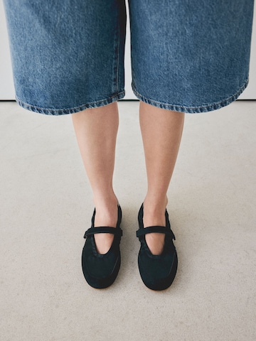 Ballerina di Next in nero: frontale