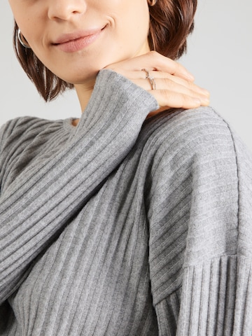 Robes en maille 'Janett' ABOUT YOU en gris