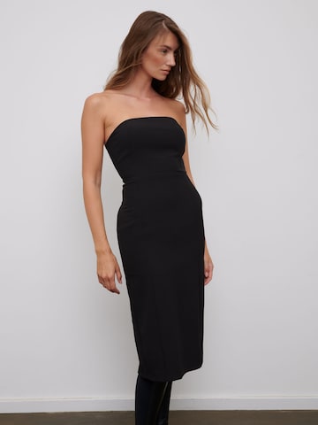 RÆRE by Lorena Rae Cocktail Dress 'Leah' in Black: front