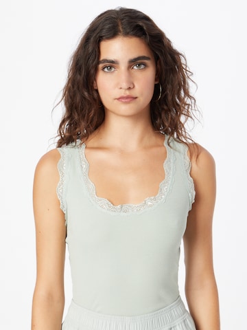 OUI Top in Groen: voorkant