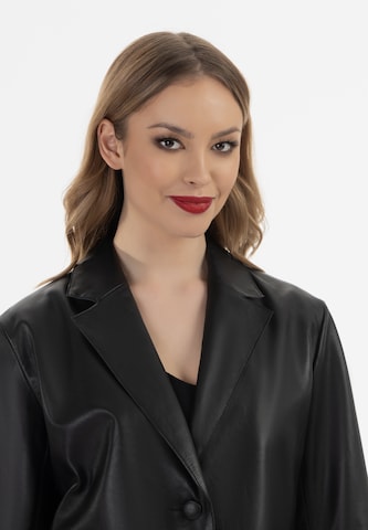 faina - Blazer em preto