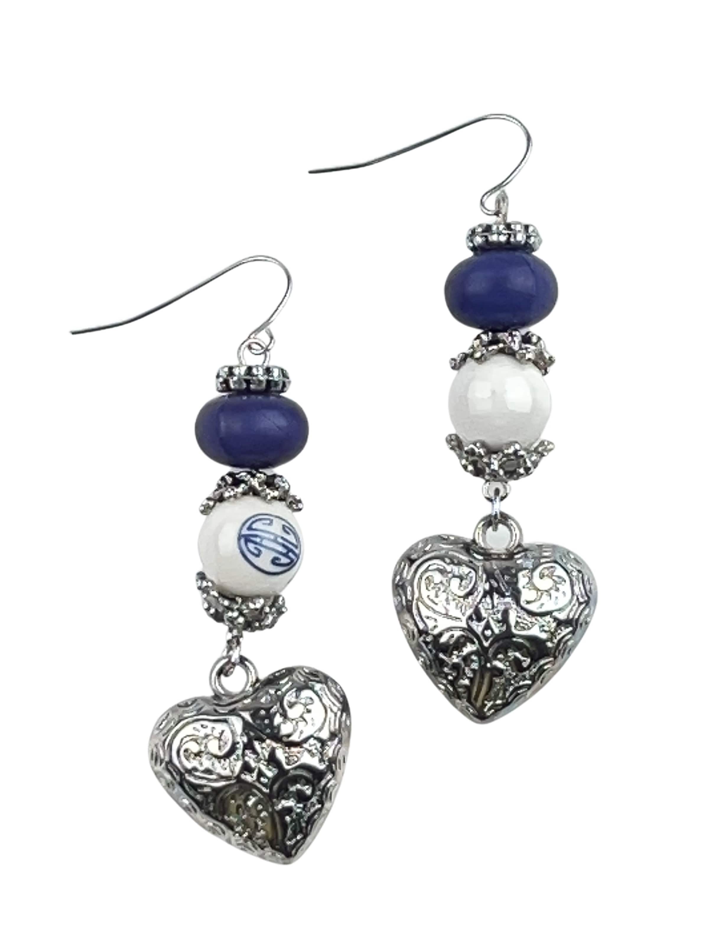 Allgäu Rebell Earrings 'Antonia' in Blue: front
