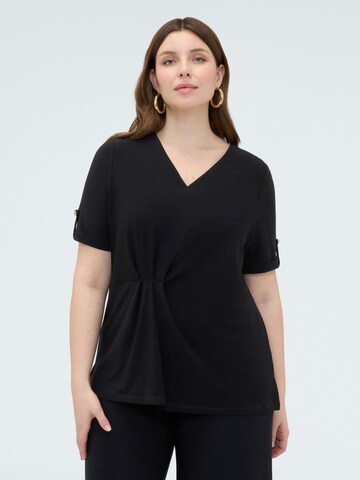 Fiorella Rubino - Top en negro: frente