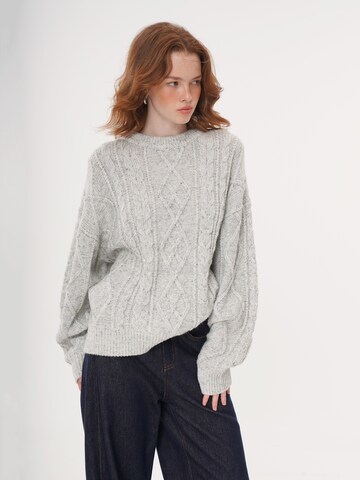 yoligex Sweater 'YOLIGEX Zopfmuster-Pullover Hellgrau-Melange Rundhals' in White