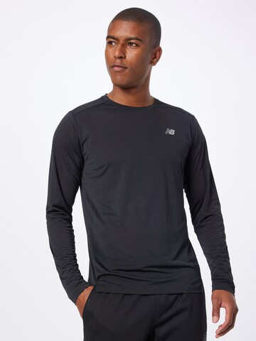 T-Shirt fonctionnel new balance en noir : devant