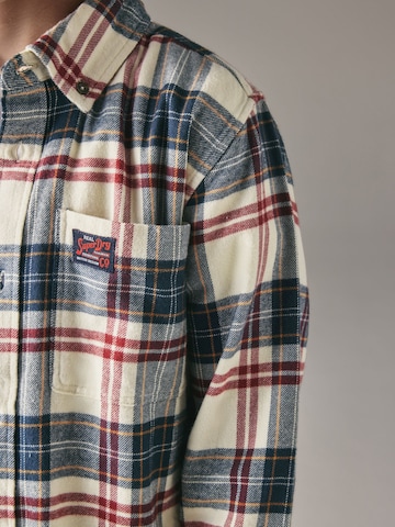 Coupe regular Chemise Superdry en blanc