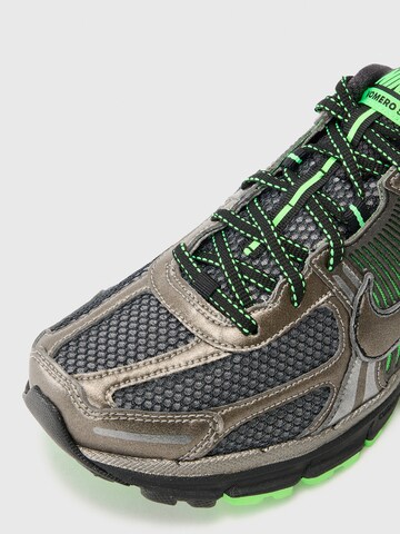 Nike Sportswear Rövid szárú sportcipők 'Zoom Vomero 5' - szürke