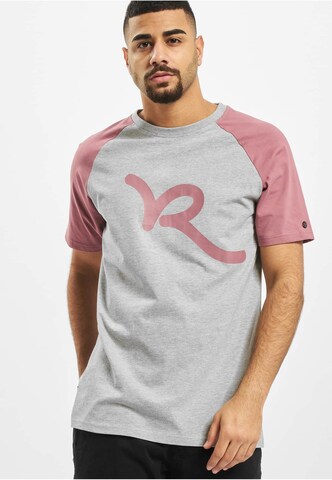 ROCAWEAR Majica 'Bigs' | siva barva