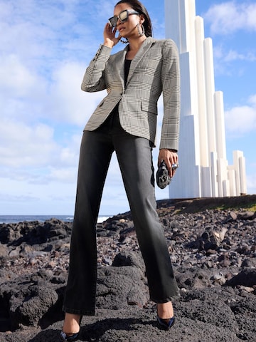 MADELEINE Regular Jeans in Grey