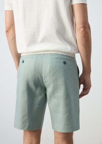 MANGO MAN Regular Shorts 'Carp' in Grün