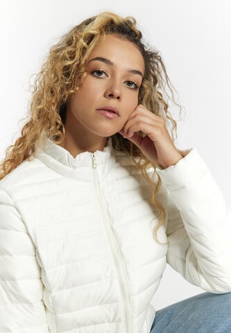 MYMO Between-Season Jacket in White