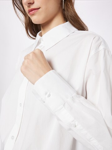 WEEKDAY Блуза 'Edyn' в бяло