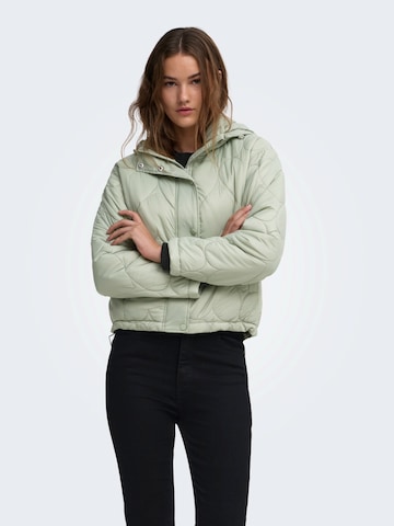 ONLY - Chaqueta de entretiempo 'ONLTAHIA' en verde: frente