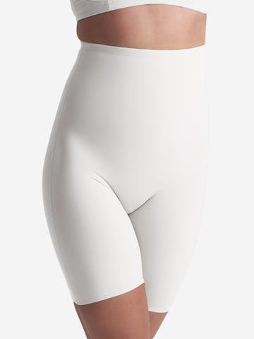 Bye Bra Shapingbroek 'Sculpting High Waist Short' in Wit: voorkant