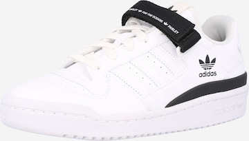 Baskets basses 'Forum' ADIDAS ORIGINALS en blanc : devant