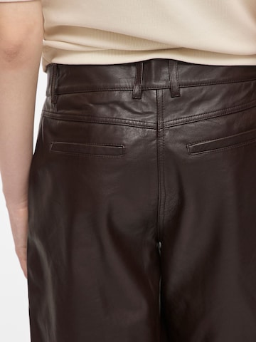 ROUGE EDIT - Pierna ancha Pantalón en marrón