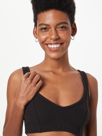 Top de la Nasty Gal pe negru