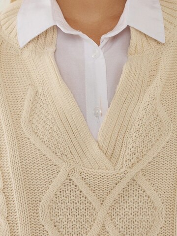 Pullover di Hiccup in beige