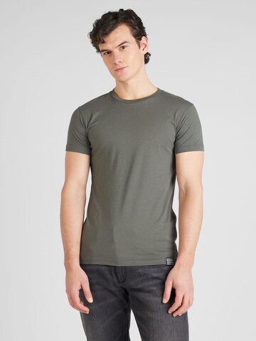 MADS NORGAARD COPENHAGEN Bluser & t-shirts 'Thor' i grøn: forside