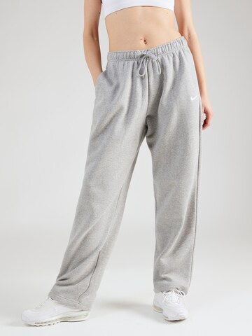 Nike Sportswear Широка кройка Панталон 'ESS' в сиво: отпред