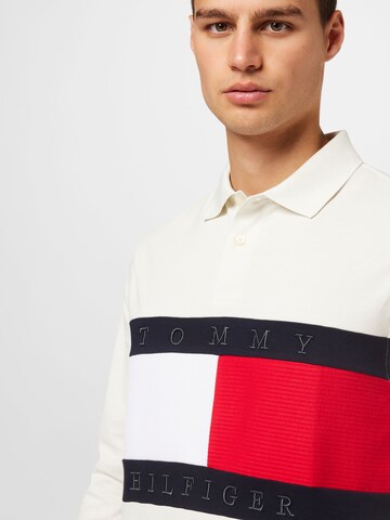 TOMMY HILFIGER T-shirt i vit