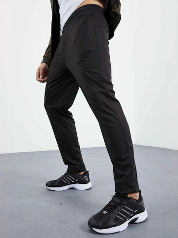 Completo per l'allenamento 'Aktive Sets' di Tommy Life in verde