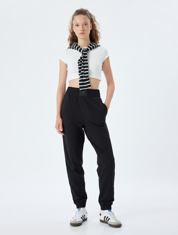 Koton Tapered Broek in Zwart