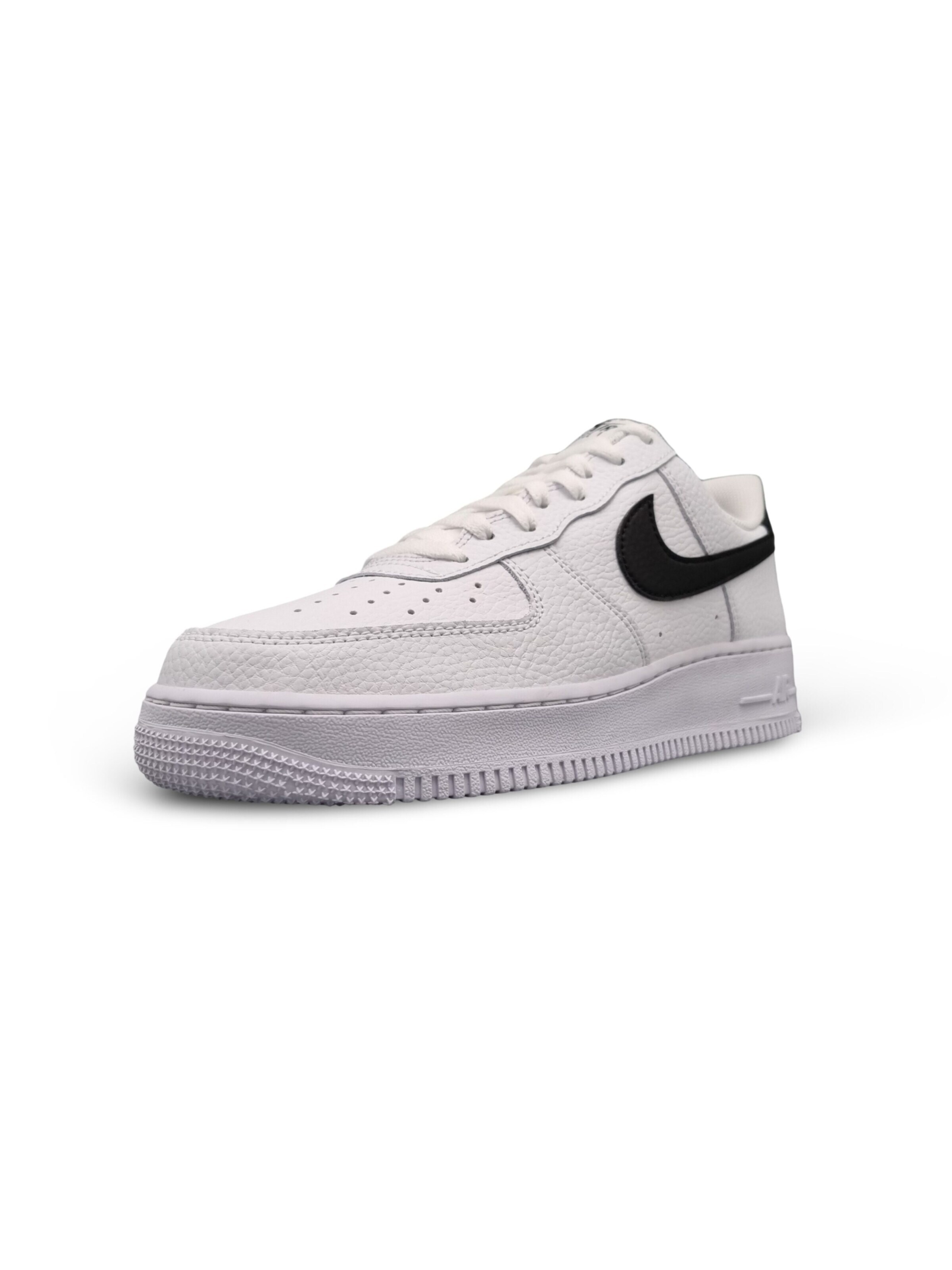 NIKE Sneaker low 'Nike Air Force 1 Low '07 White Black Pebbled Leather'‌‌‌‌‌‌‌ in Weiß: Vorderseite