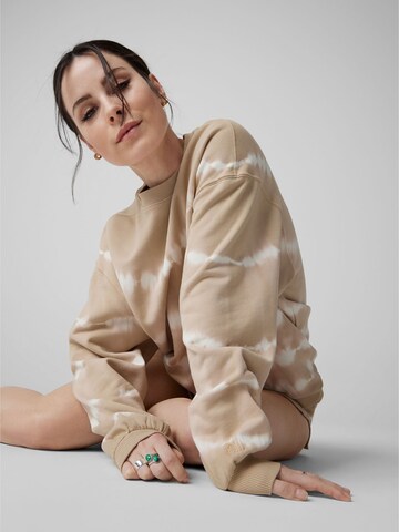 A LOT LESS Sweatshirt 'Enola' i beige