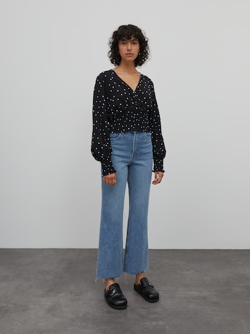 EDITED Boot cut Jeans 'Esra' in Blue