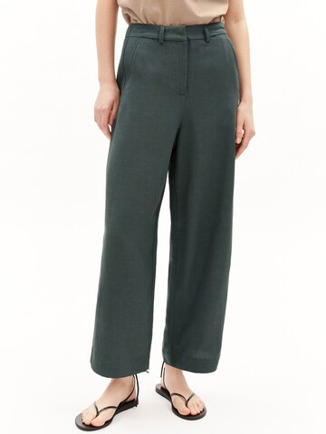 ARMEDANGELS Loose fit Trousers ' CAARUNUS LINO ' in Green: front