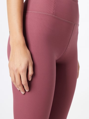 Girlfriend Collective Skinny Sporthose in Lila