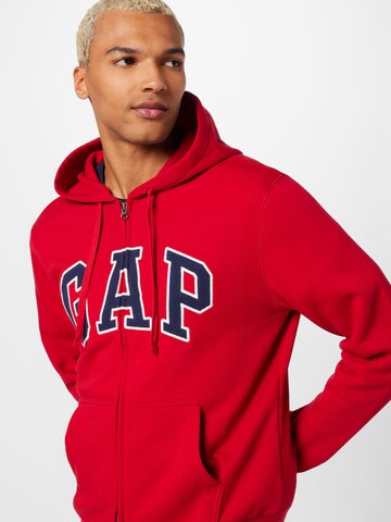 GAP - Sudadera con cremallera en rojo