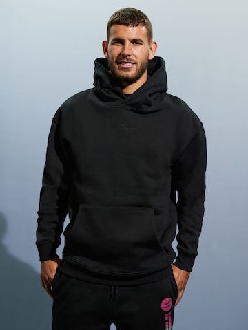 FCBM Sweatshirt 'Kai' in Zwart: voorkant