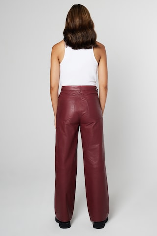 Aligne Loose fit Pants in Red
