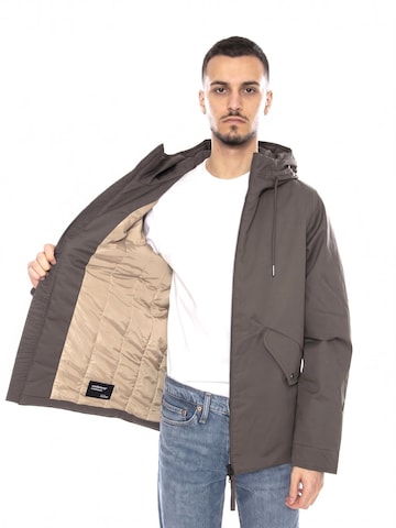 elvine Vinterparka 'Kaliks Black Hooded Jacket -- Green Men's Hooded Jacket' i brun