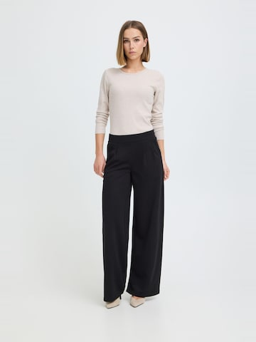 Oxmo Regular Pleated Wide Pant in Schwarz: Vorderseite
