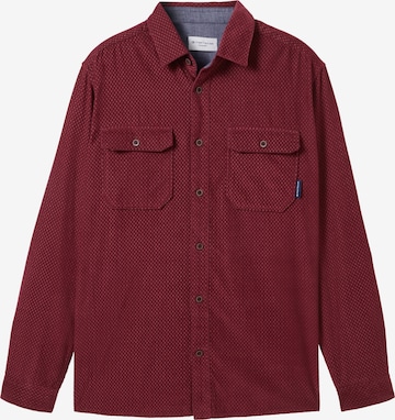 Coupe regular Chemise TOM TAILOR en rouge : devant