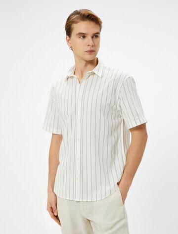 Koton Regular Fit Hemd in Beige: Vorderseite
