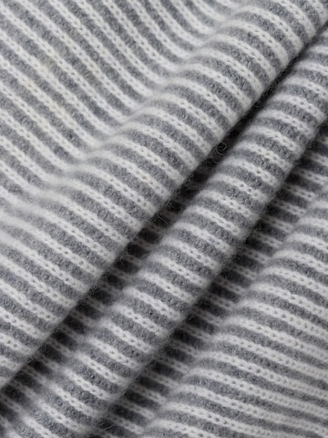 Pull-over Andrew James en gris