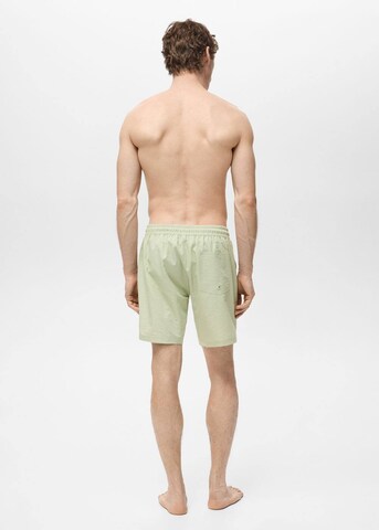 MANGO MAN Badeshorts 'Seer' in Grün