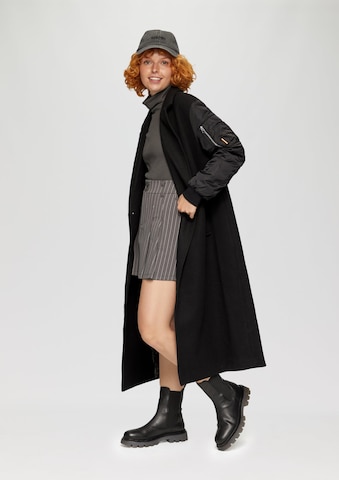 QS Between-seasons coat in Black
